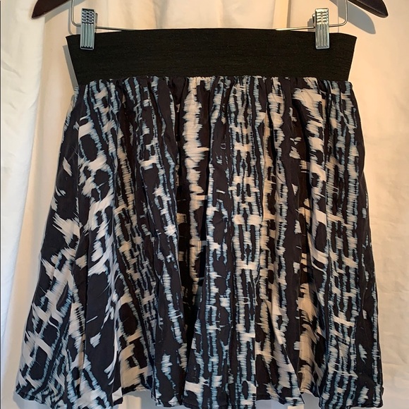 Guess by Marciano Dresses & Skirts - 3/20 Silk skirt Guess by Marciano size small
